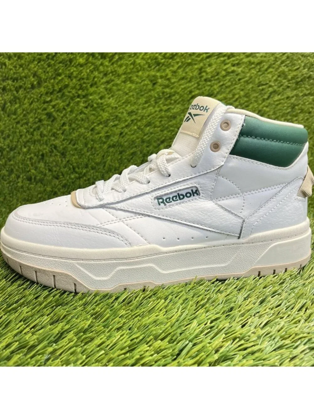 Reebok Tech T Geo Womens Size 8 White Green Athletic Basketball Shoes Sneakers